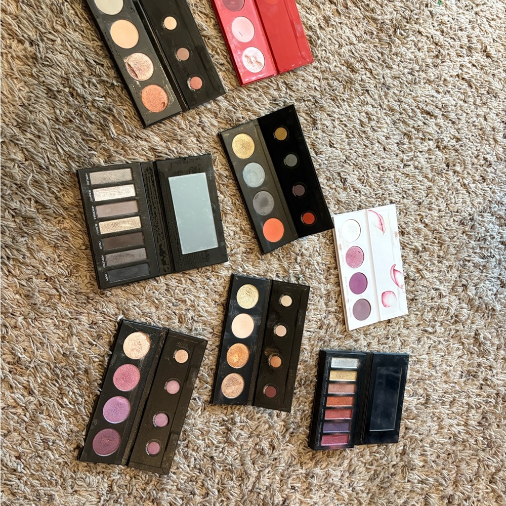 Younique Vibrant Eyeshadow Collection